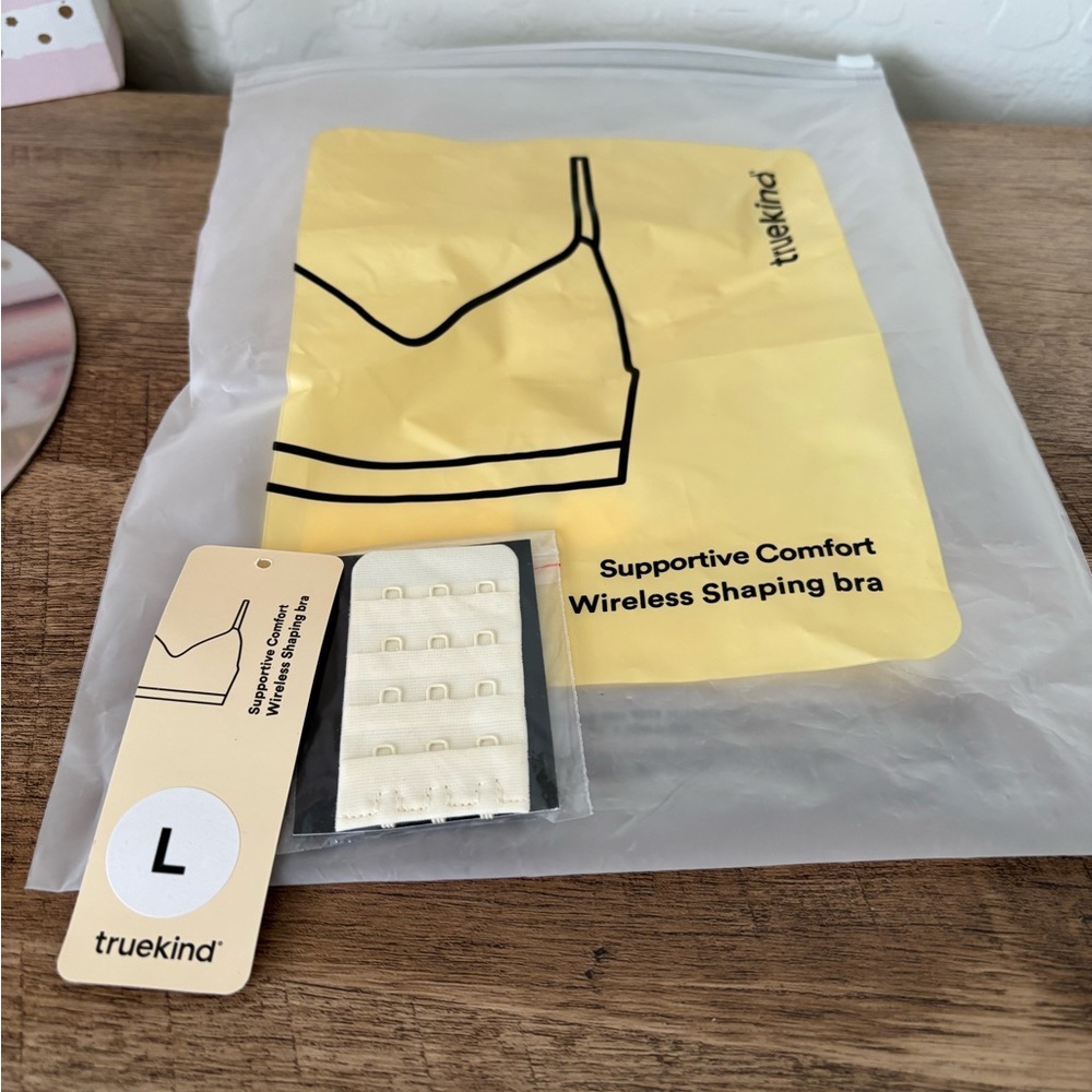 NEW Truekind Supportive Comfort Wireless Shaping Bra with Extender - Picture 2 of 3